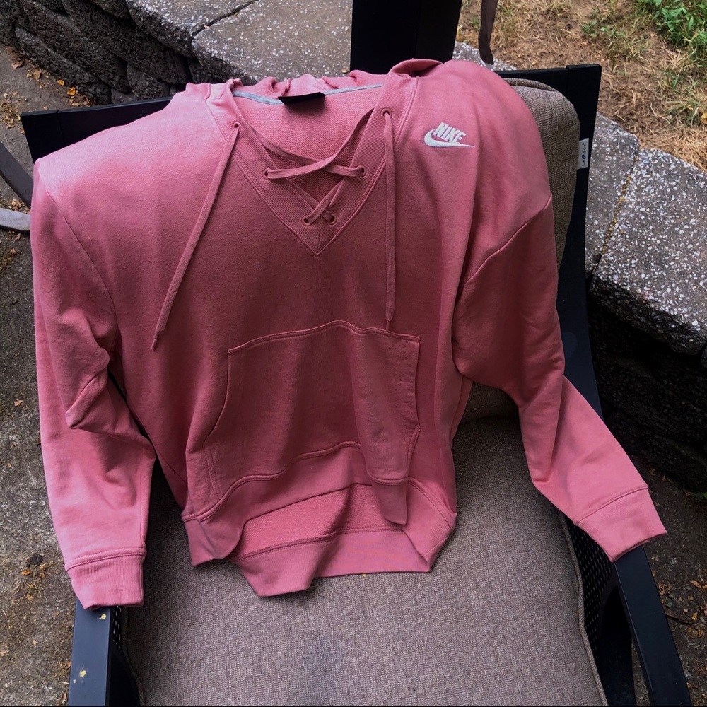 Pink nike hoodie🦩